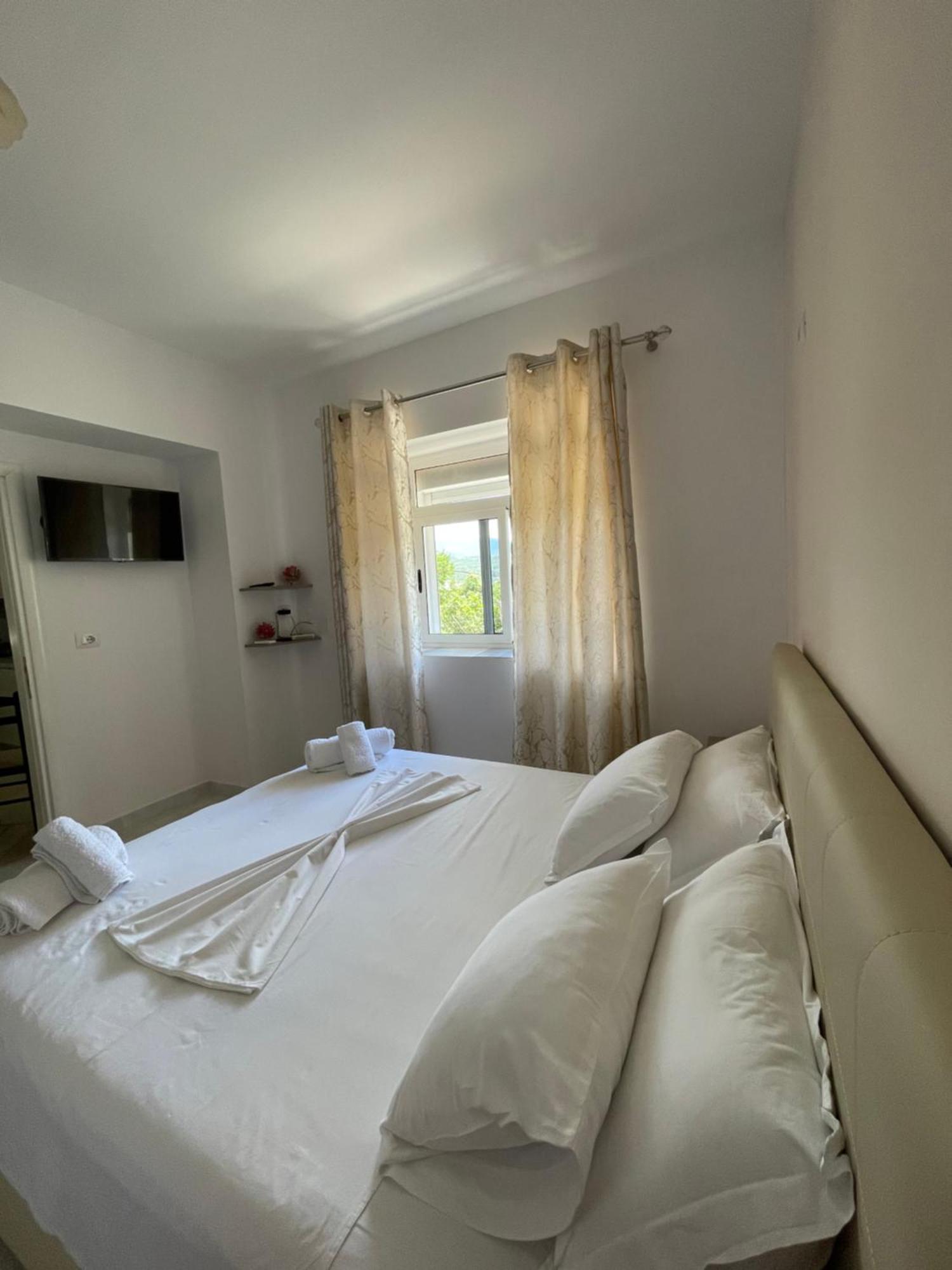 Eljos House Permet Hotel Luaran gambar